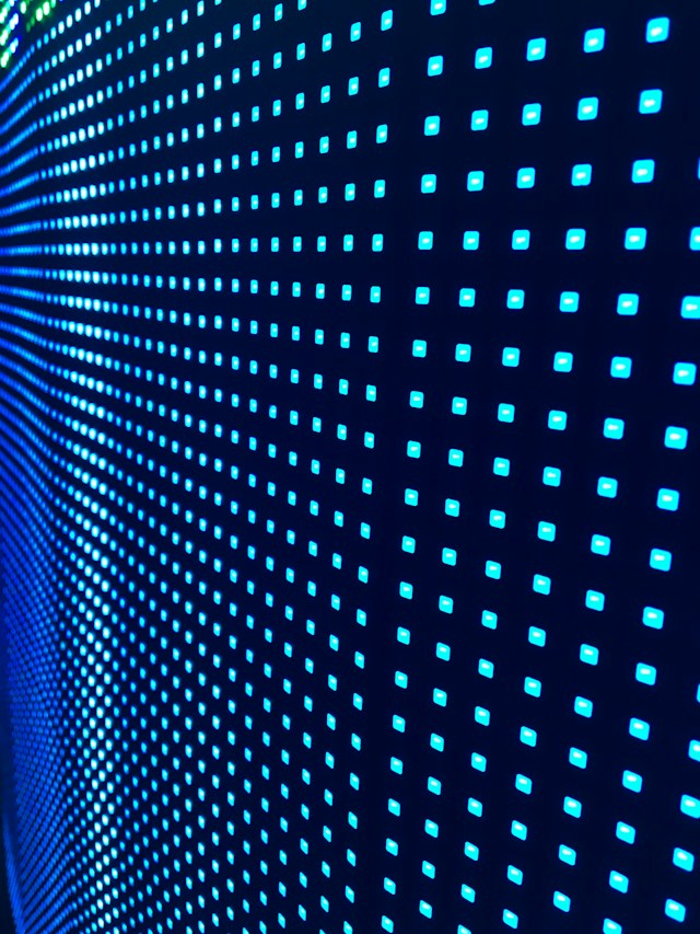 When Do You Need an LED Wall Rental Instead of a Projector for an Event
